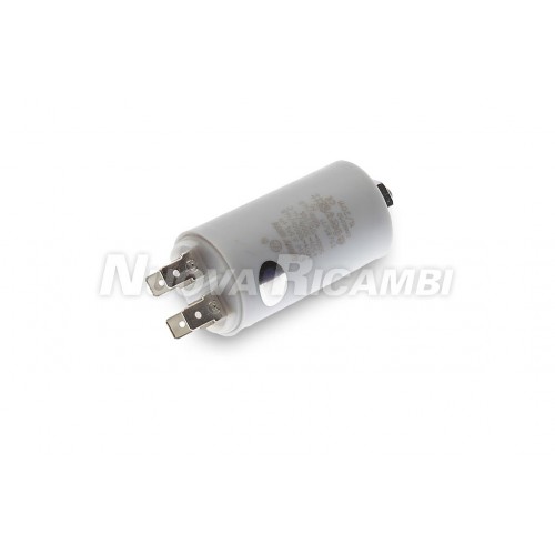 CAPACITOR 6,3 mF 450V